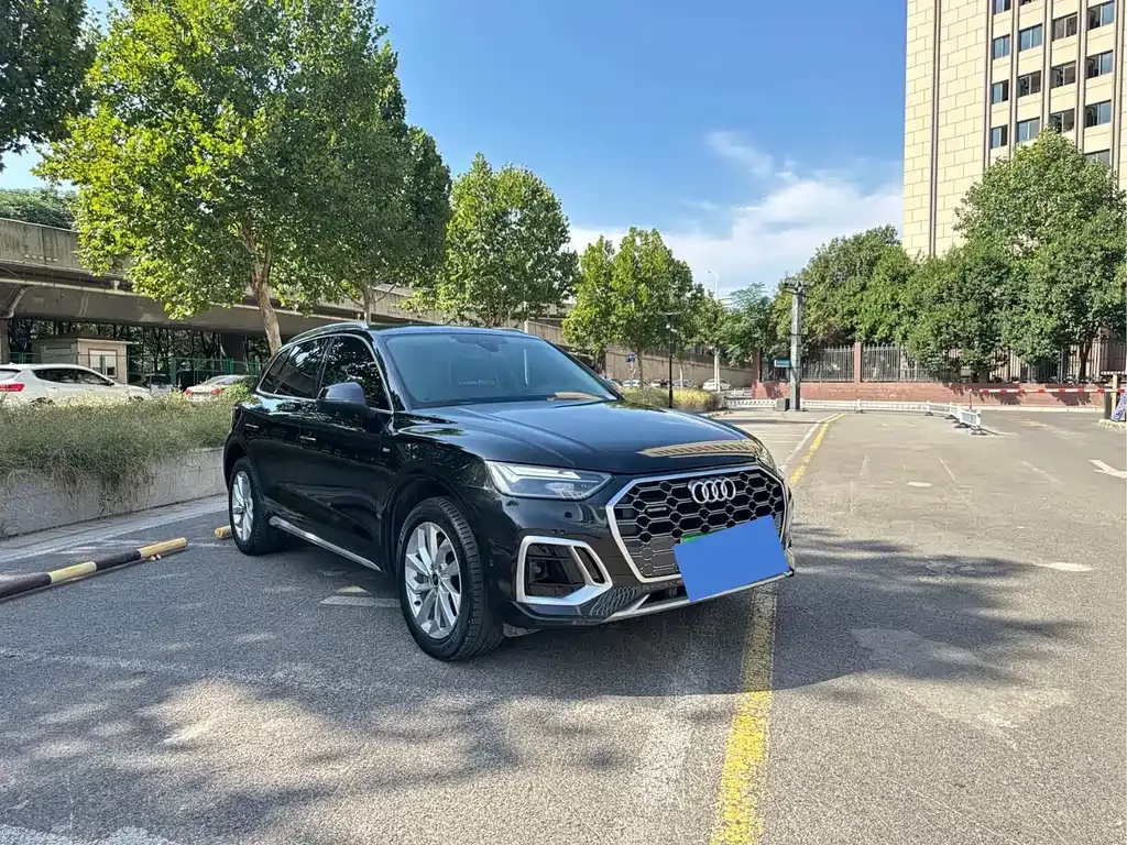 Audi Q5L 2022 из CN, фото 2