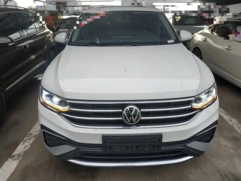 Volkswagen Tiguan L 2022 из CN, фото 3