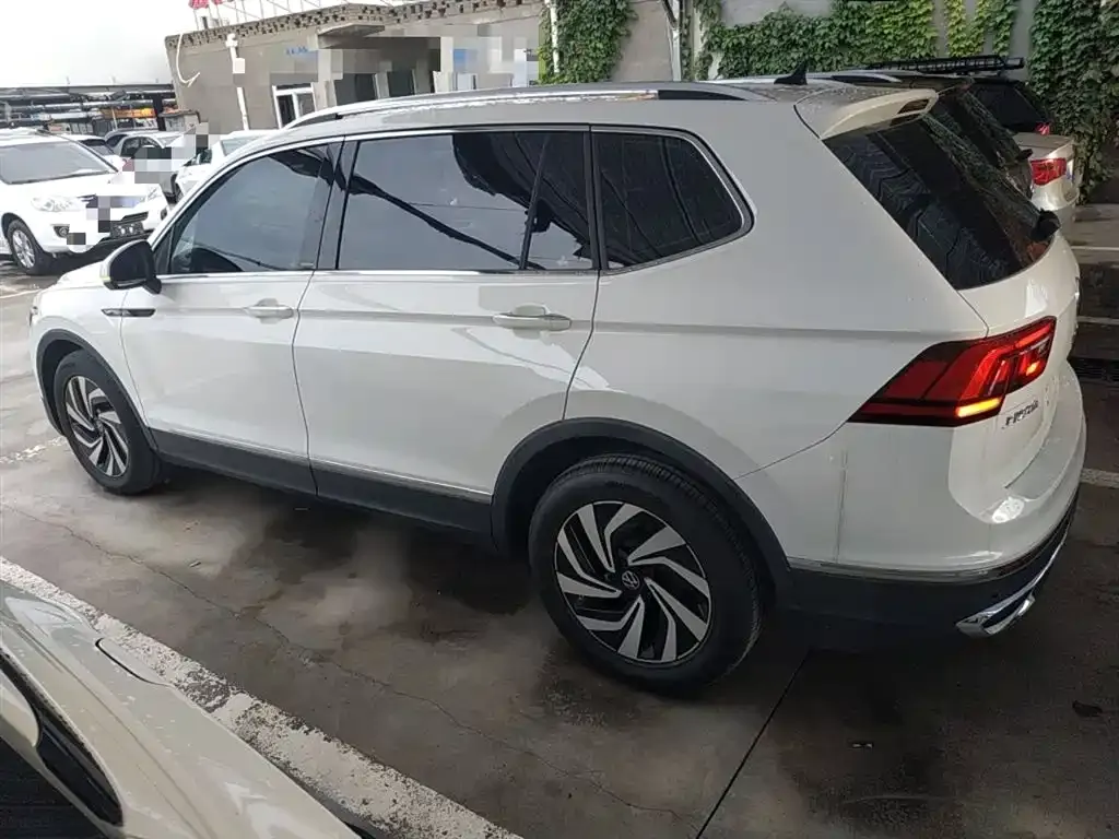 Volkswagen Tiguan L 2022 из CN, фото 5