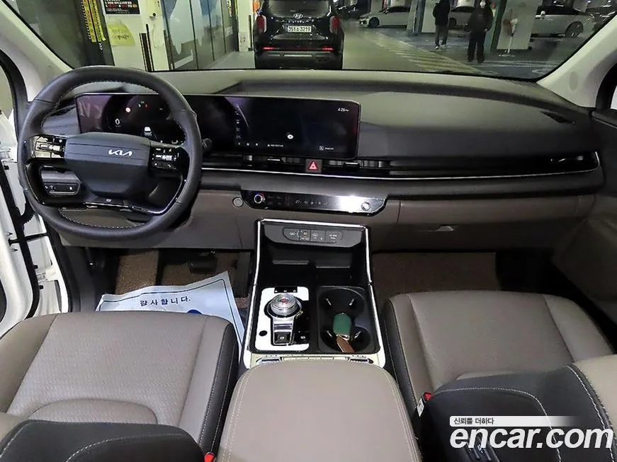 Kia Carnival — фото 10