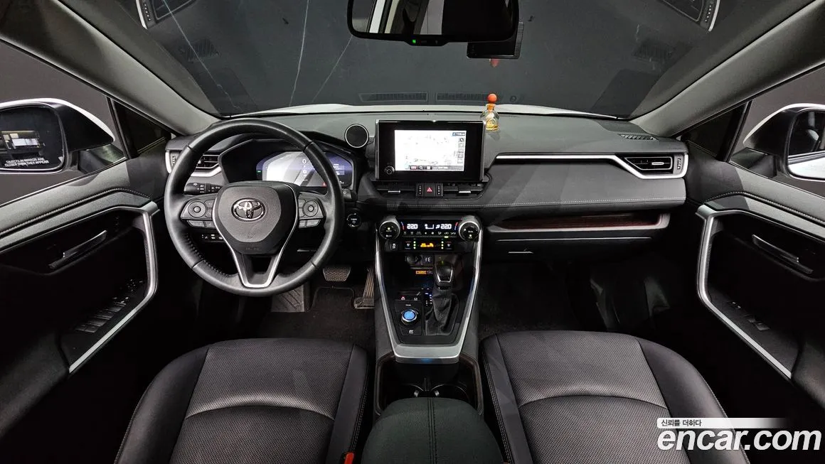 Toyota RAV4 — фото 7