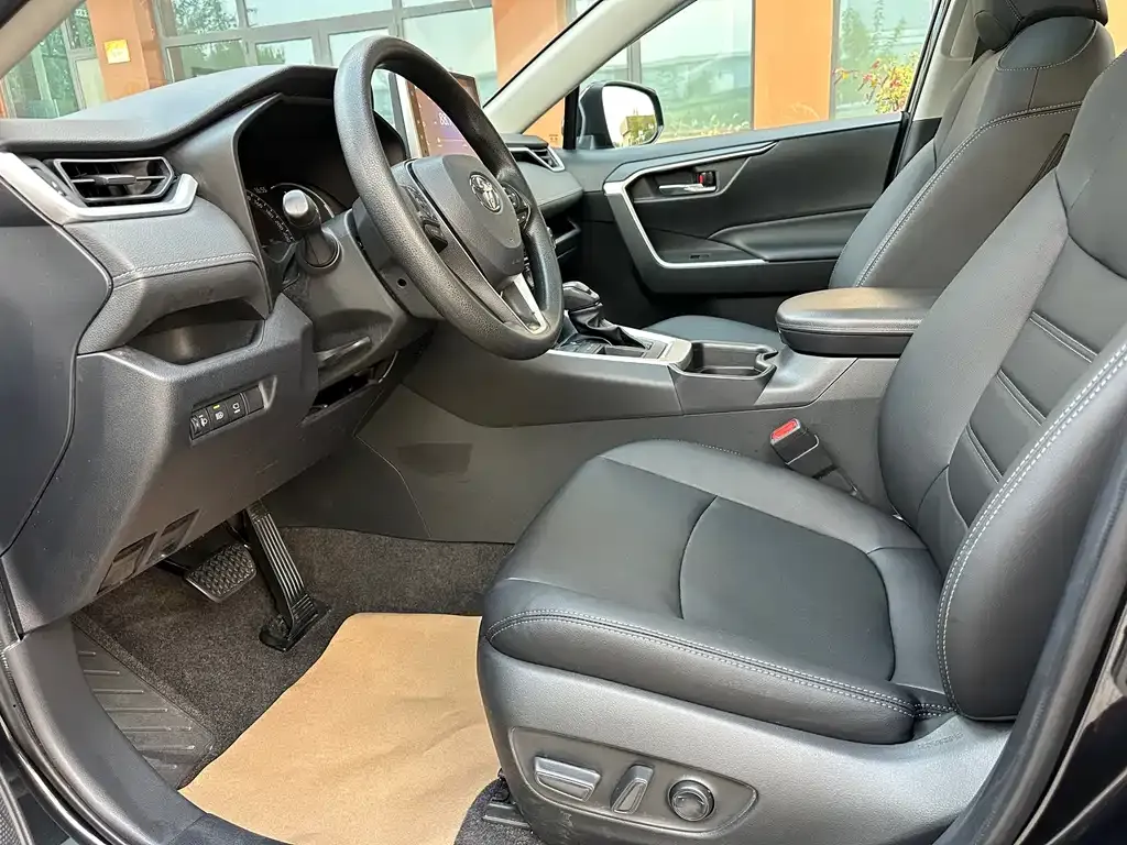 Toyota RAV4 2022 из CN, фото 10