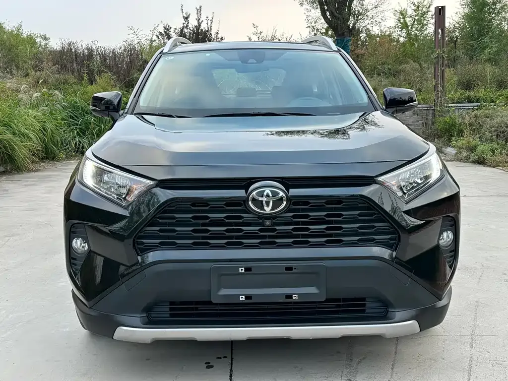 Toyota RAV4 2022 из CN, фото 2