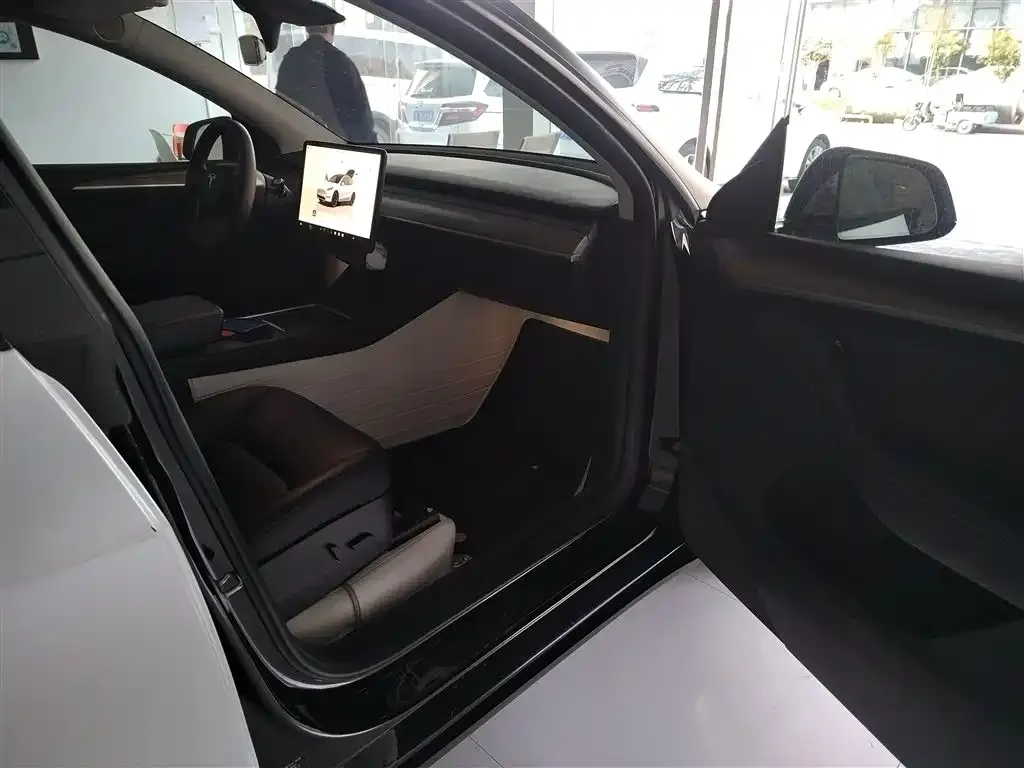 Tesla Model Y 2022 из CN, фото 3