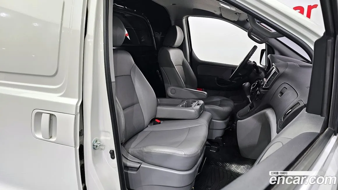 Hyundai Starex — фото 10