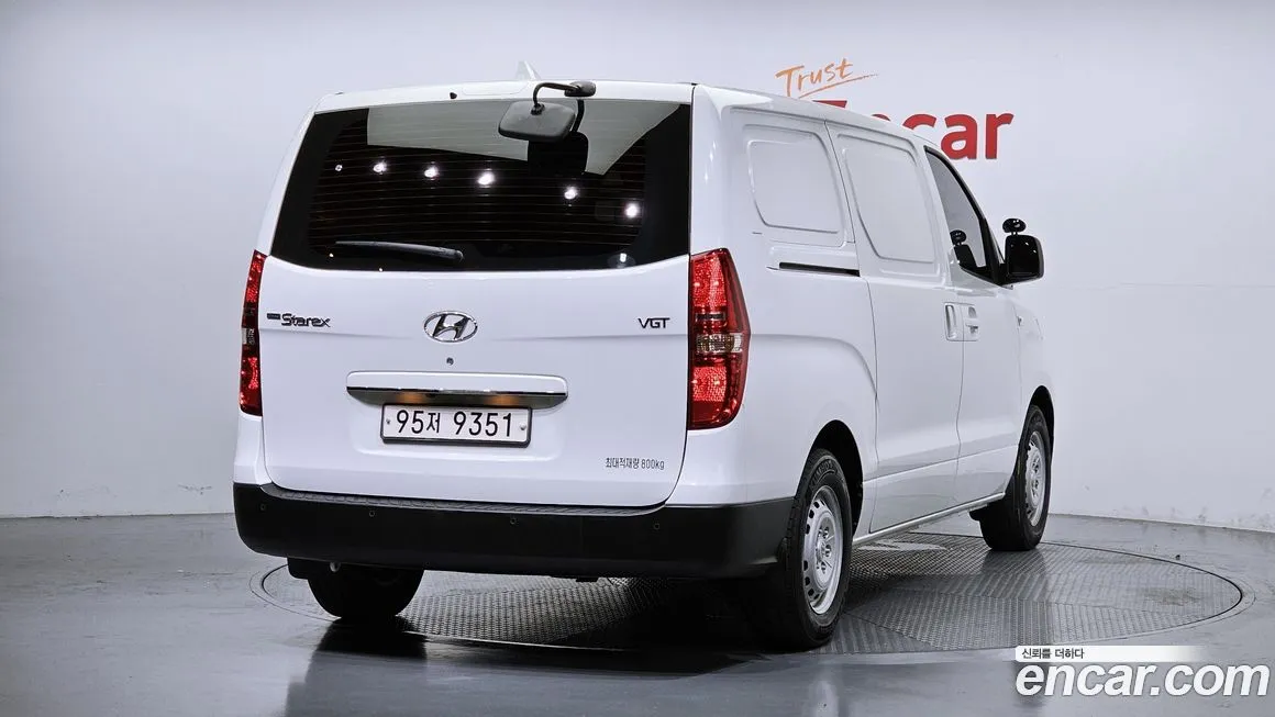 Hyundai Starex — фото 2