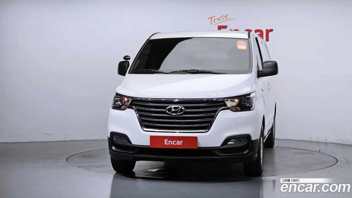 Hyundai Starex — фото 3