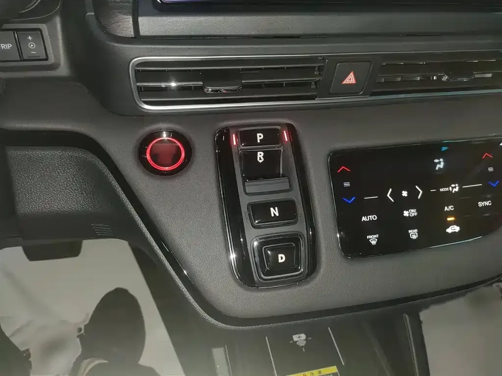 Honda Elysion 2023 из CN, фото 7