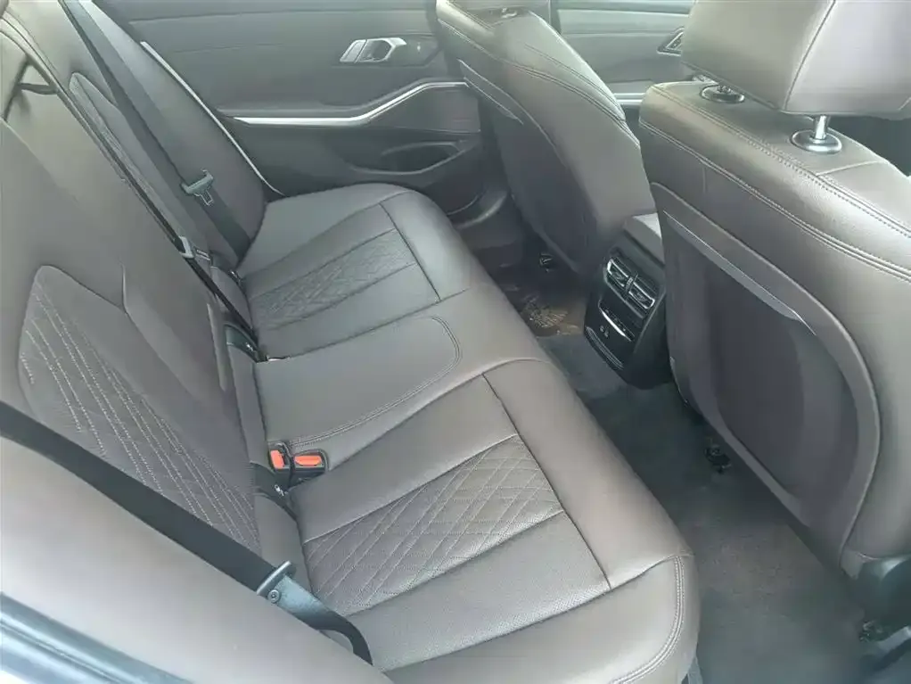 BMW 3 Series 2023 из CN, фото 10