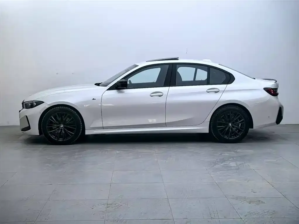 BMW 3 Series 2023 из CN, фото 4