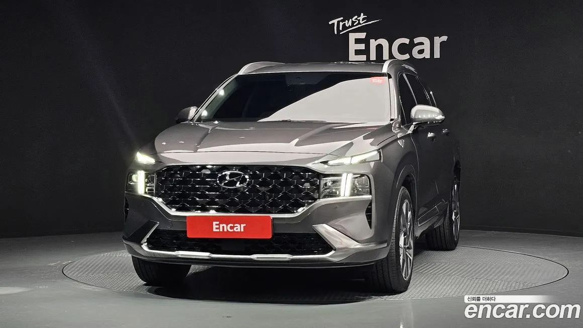 Hyundai Santafe — фото 1