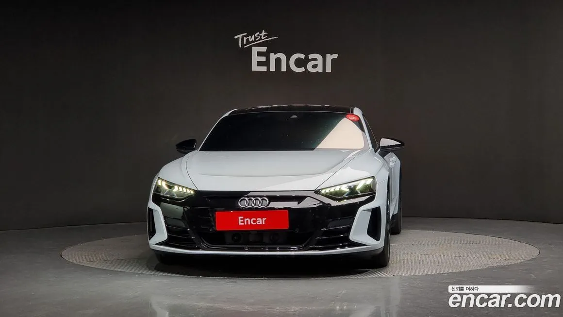 Audi e-tron GT — фото 3