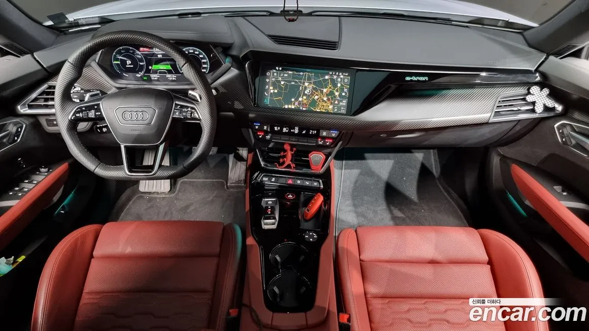Audi e-tron GT — фото 7