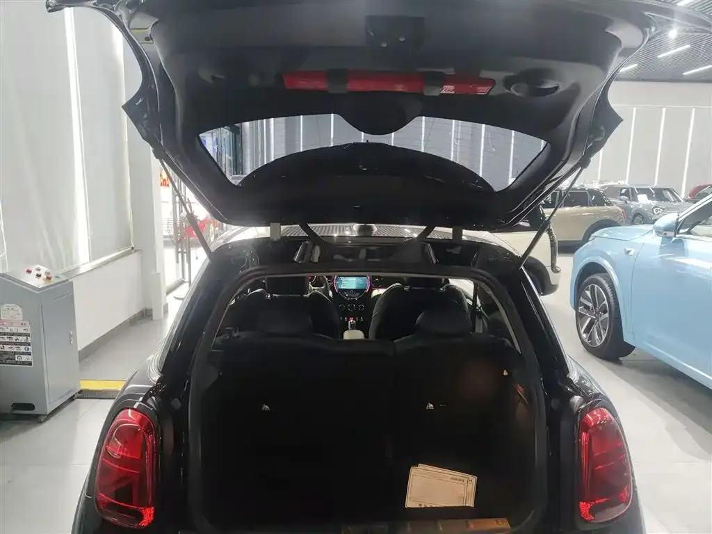 MINI Cooper (3-door) 2023 из CN, фото 10