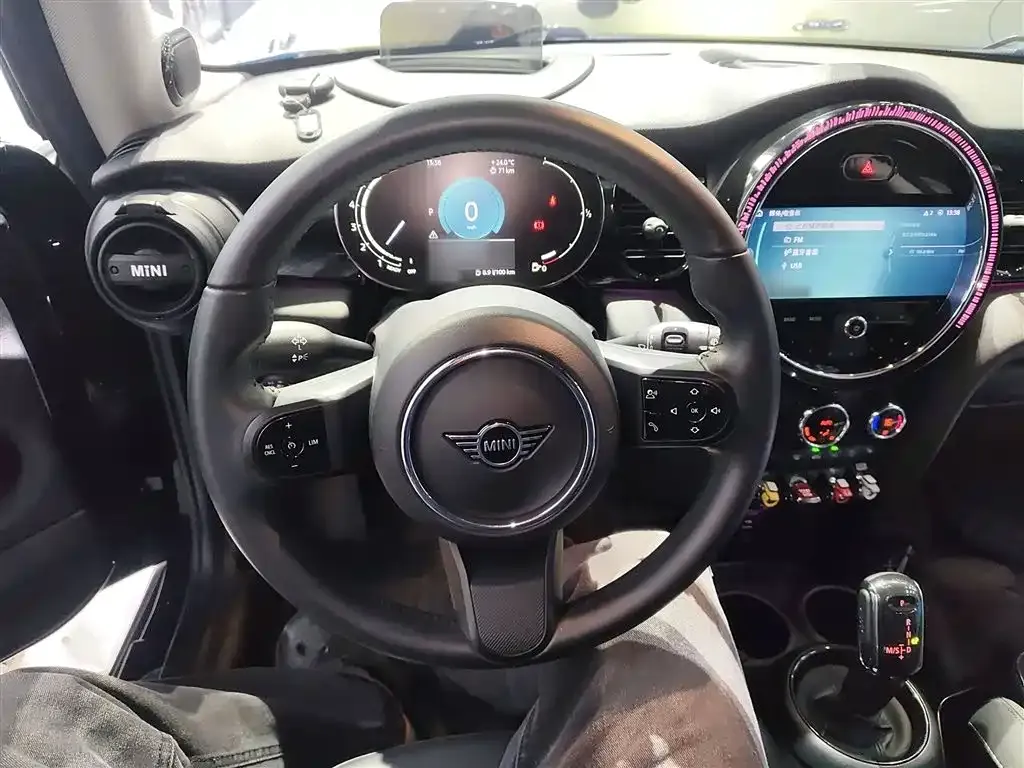 MINI Cooper (3-door) 2023 из CN, фото 3