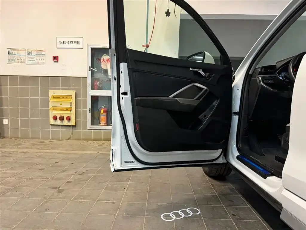 Audi Q3 2023 из CN, фото 8