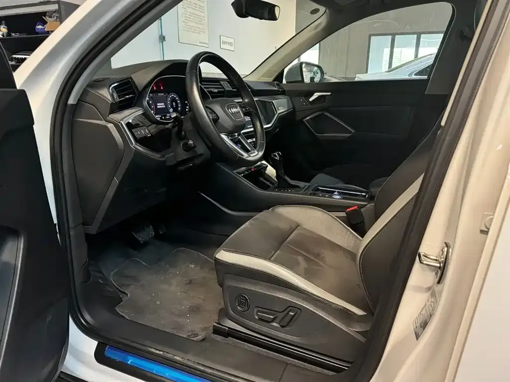 Audi Q3 2023 из CN, фото 9