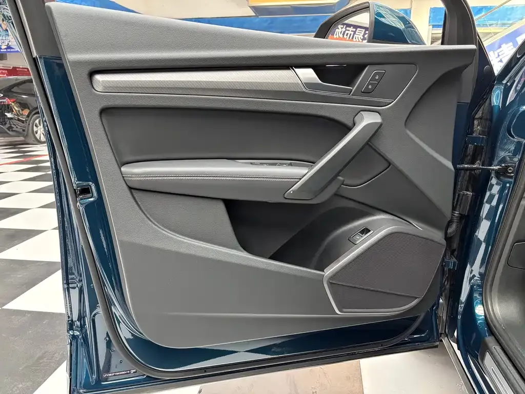 Audi Q5L 2022 из CN, фото 6