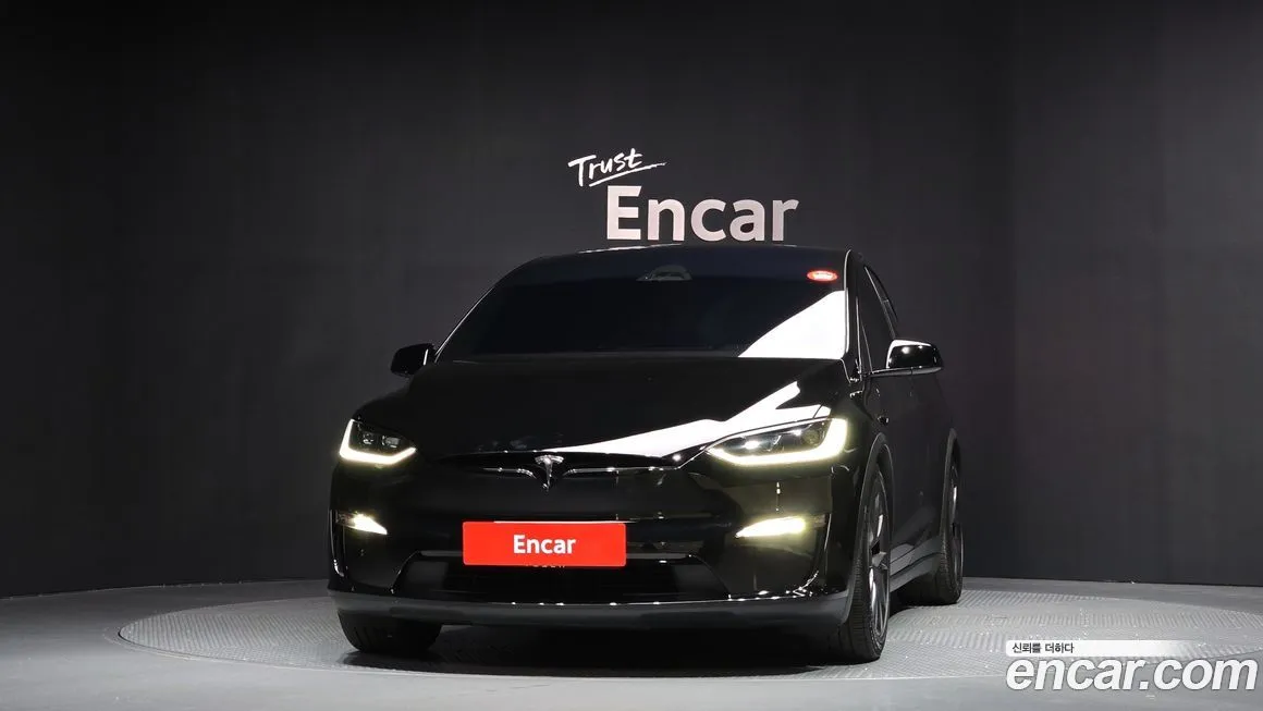 Tesla Model X — фото 3