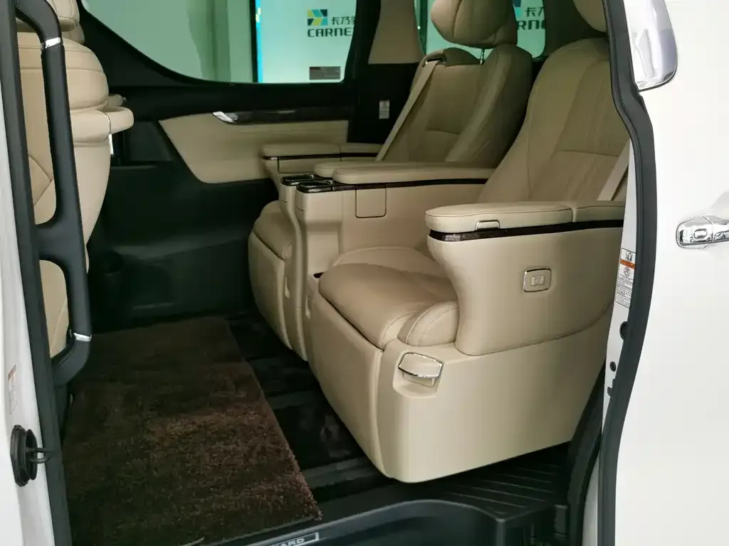 Toyota Alphard 2022 из CN, фото 10