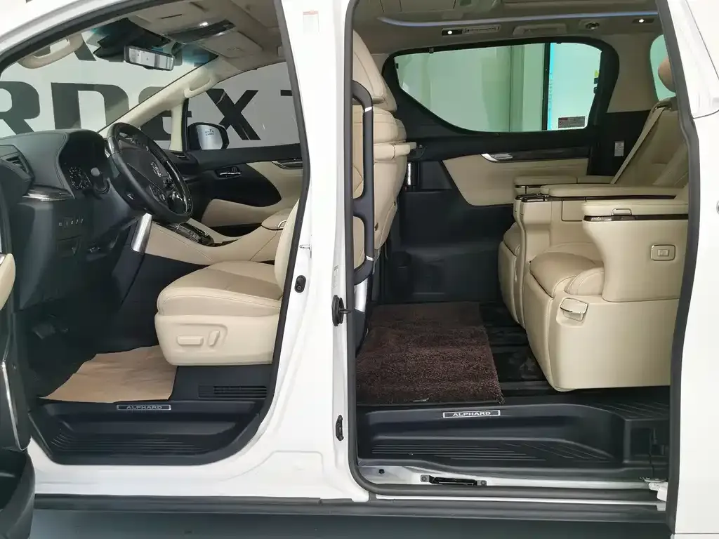 Toyota Alphard 2022 из CN, фото 9