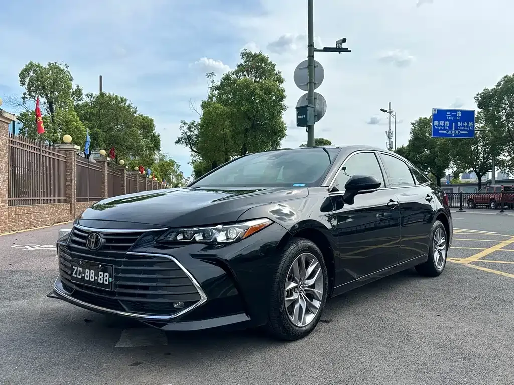 Toyota Avalon 2021 из CN, фото 1