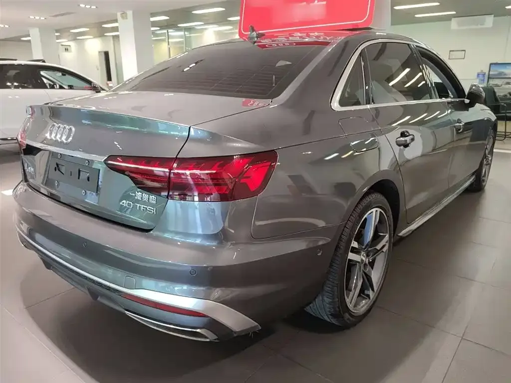 Audi A4L 2021 из CN, фото 10
