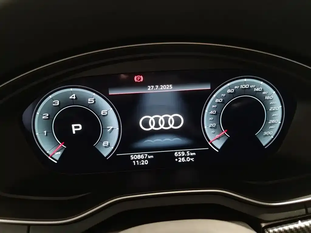 Audi A4L 2021 из CN, фото 4