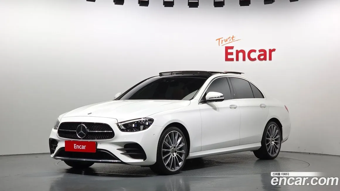 Mercedes-Benz E-Class — фото 1