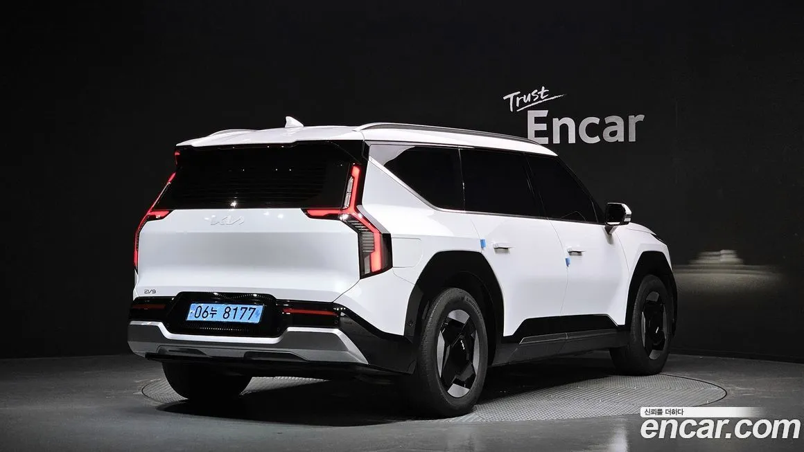 Kia EV9 2024 из KR, фото 2