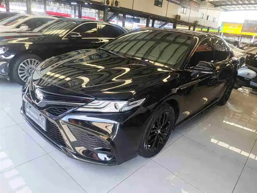 Toyota Camry 2023 из CN, фото 1