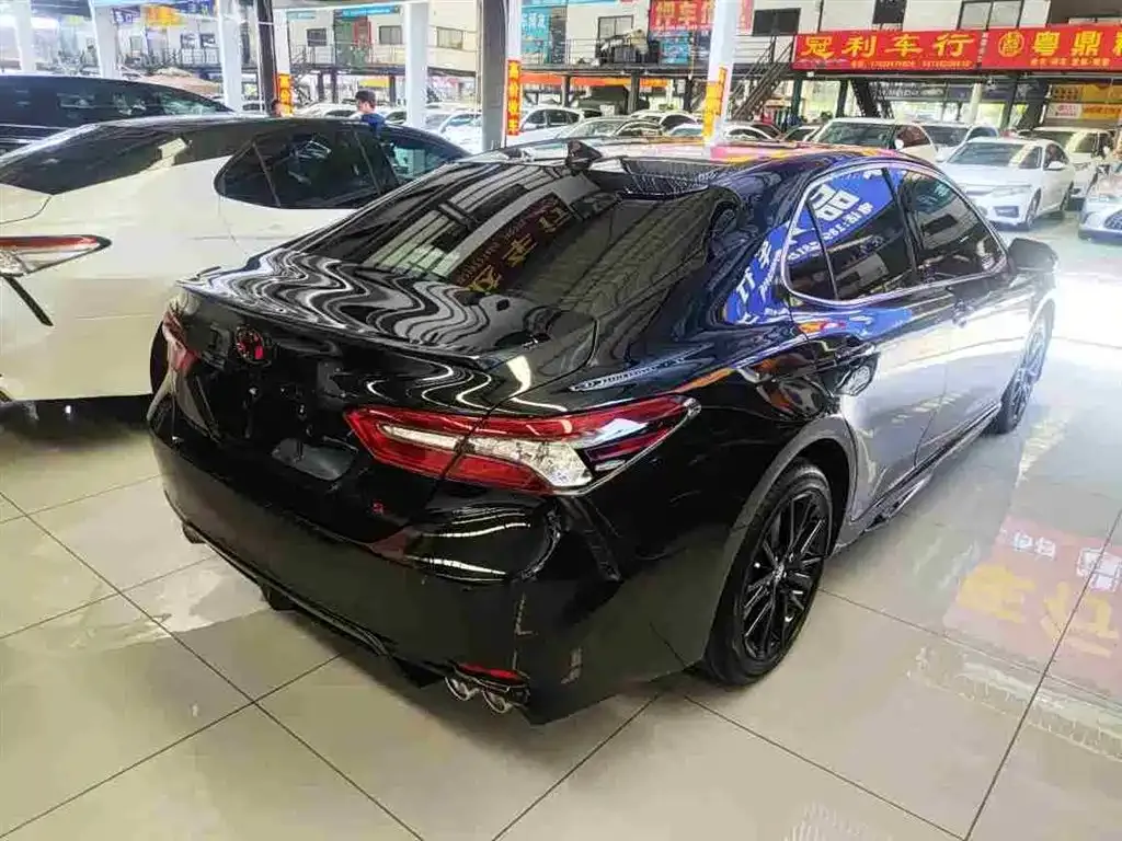 Toyota Camry 2023 из CN, фото 2
