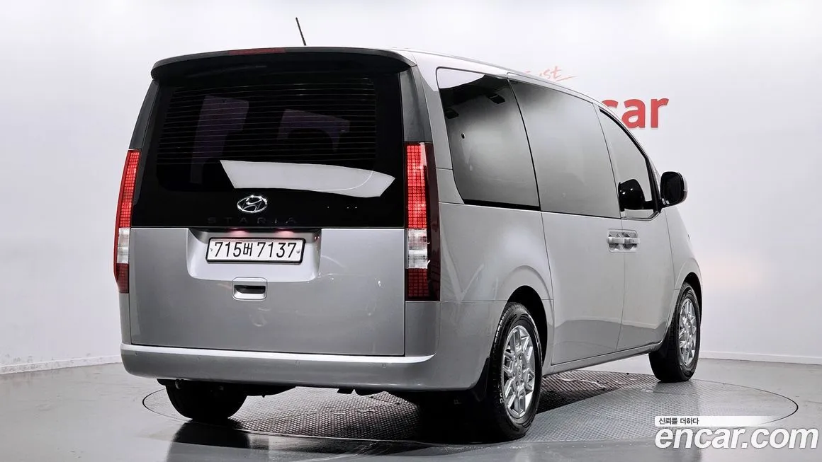 Hyundai Staria — фото 2
