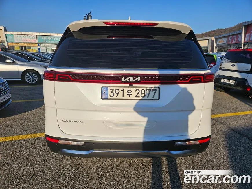Kia Carnival — фото 4