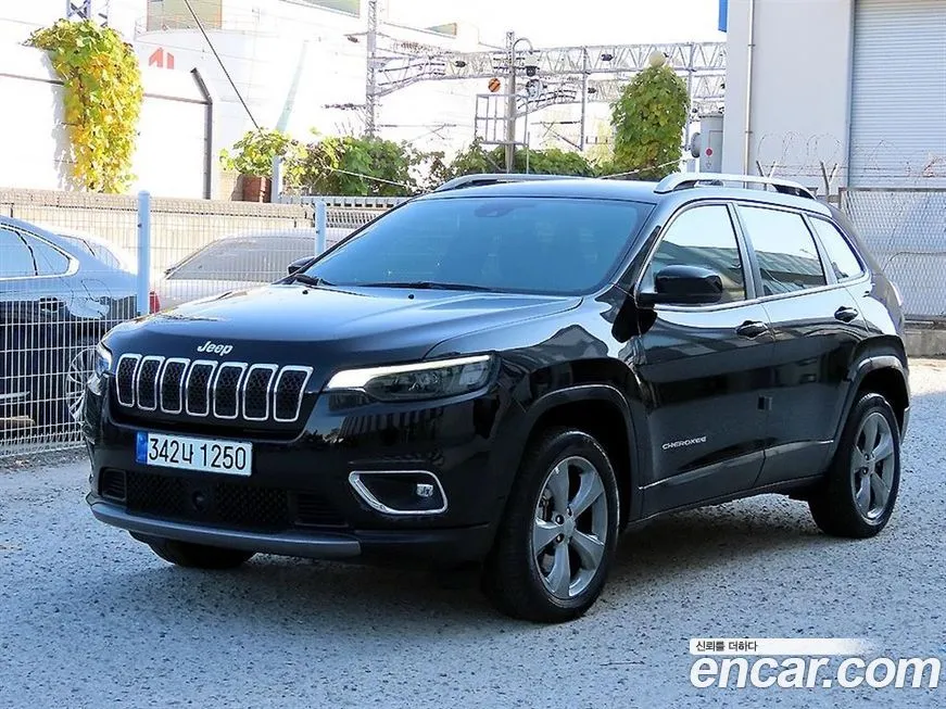 Jeep Cherokee — фото 2