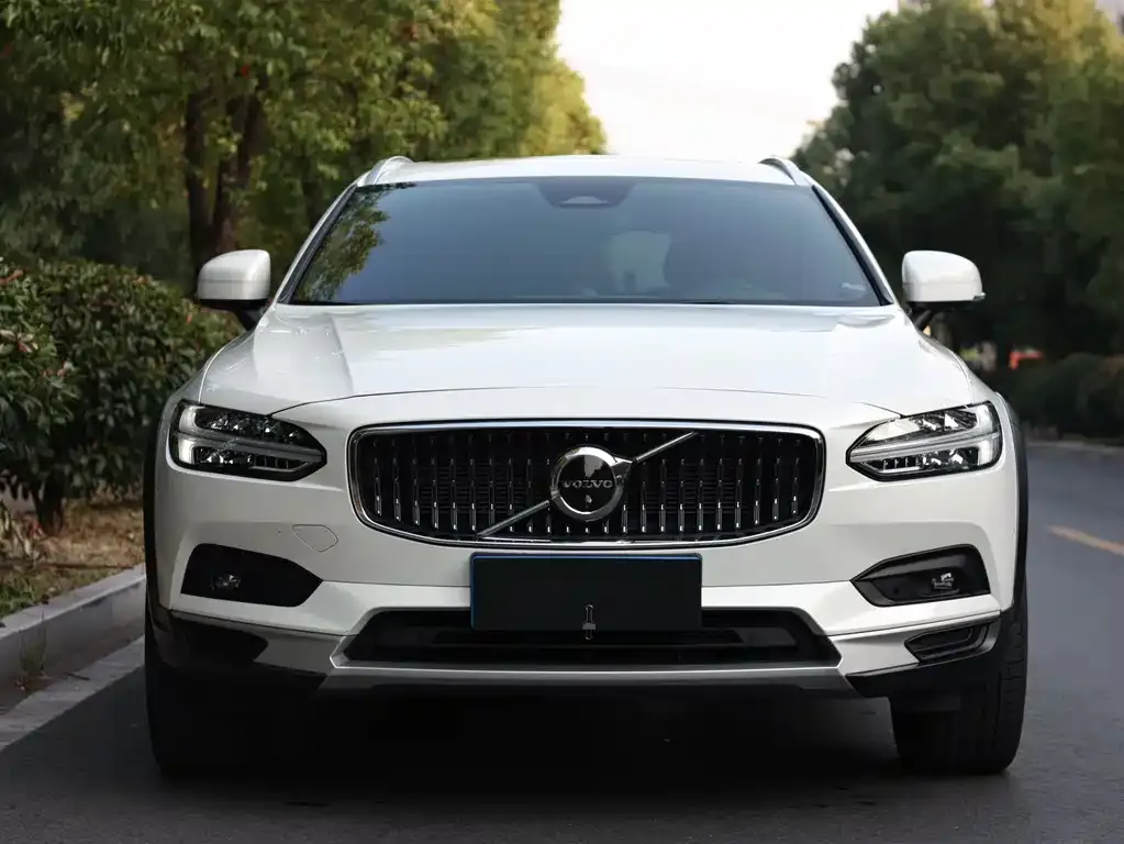 Volvo V90 2023 из CN, фото 1
