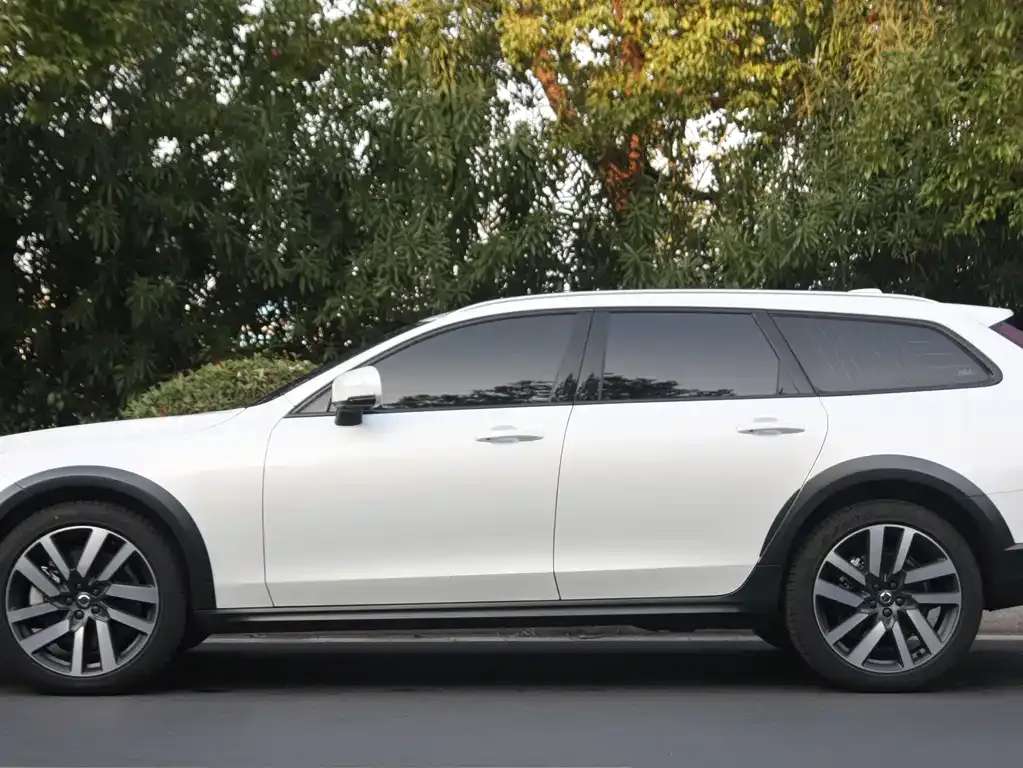 Volvo V90 2023 из CN, фото 4