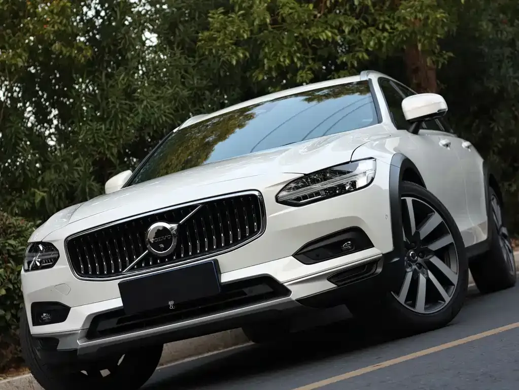 Volvo V90 2023 из CN, фото 5