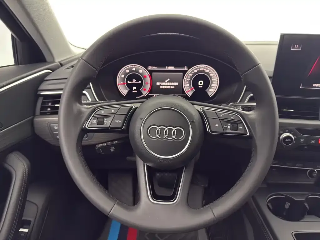 Audi A4L 2022 из CN, фото 10