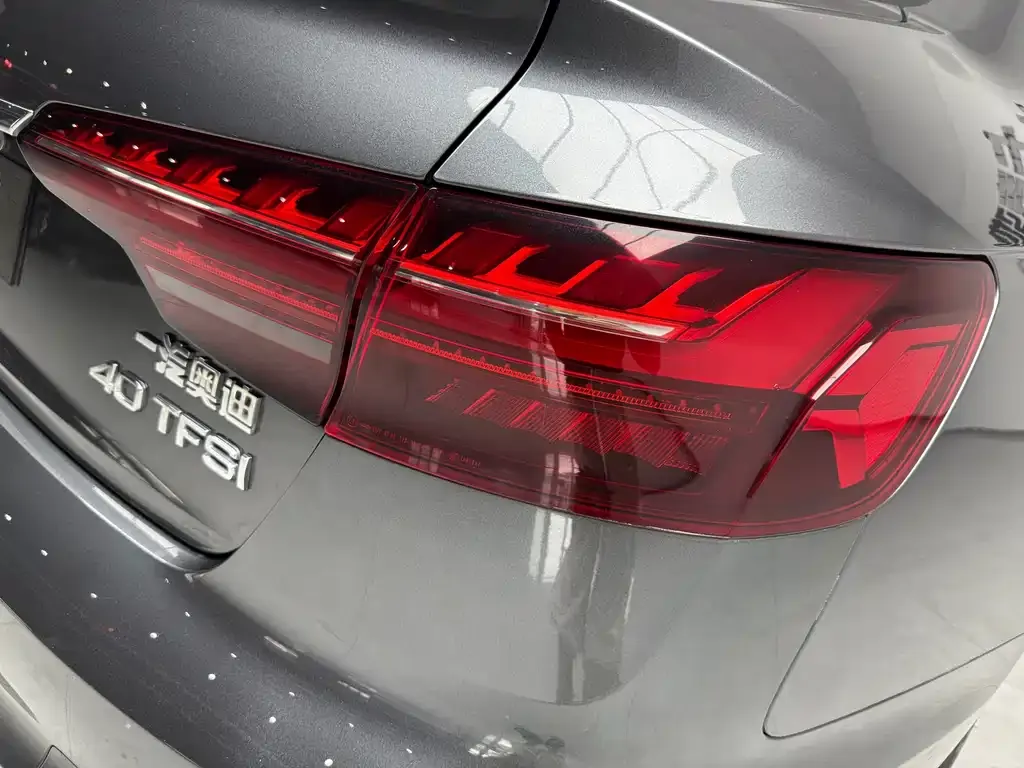 Audi A4L 2022 из CN, фото 5