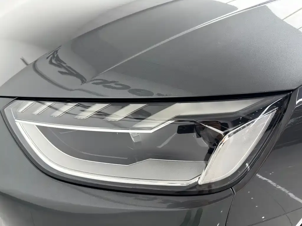 Audi A4L 2022 из CN, фото 6