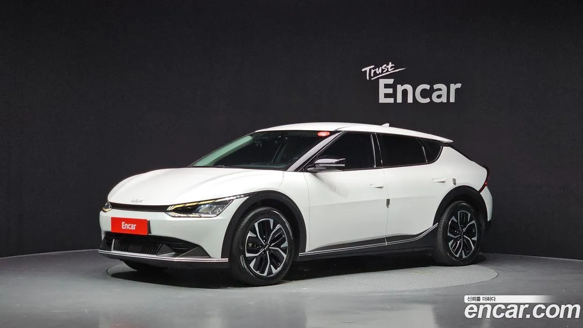 Kia EV6 — фото 1
