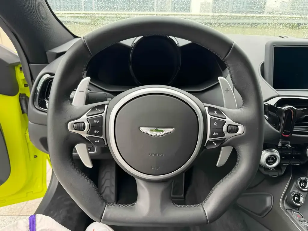 Aston Martin V8 Vantage 2023 из CN, фото 9