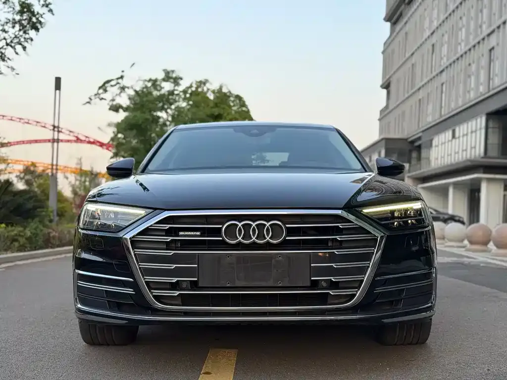 Audi A8 2021 из CN, фото 2