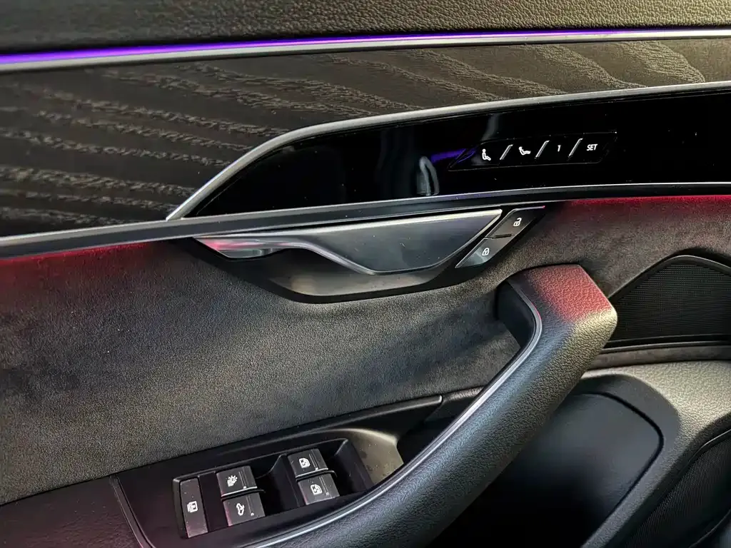Audi A8 2021 из CN, фото 6