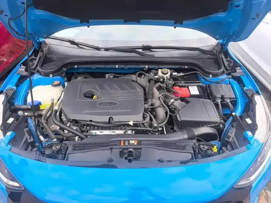 Ford Focus 2023 из CN, фото 10