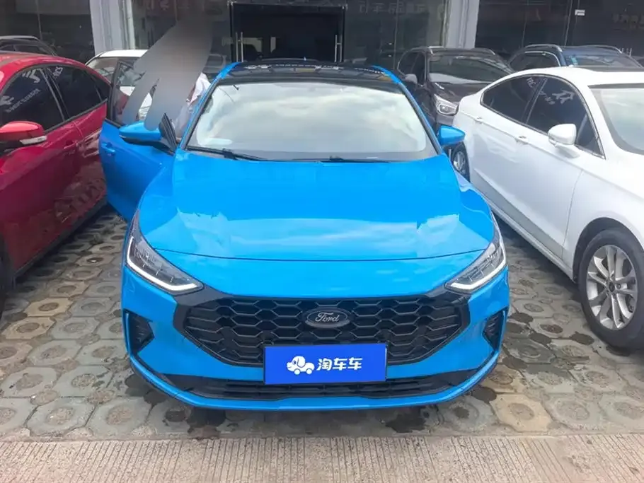 Ford Focus 2023 из CN, фото 2