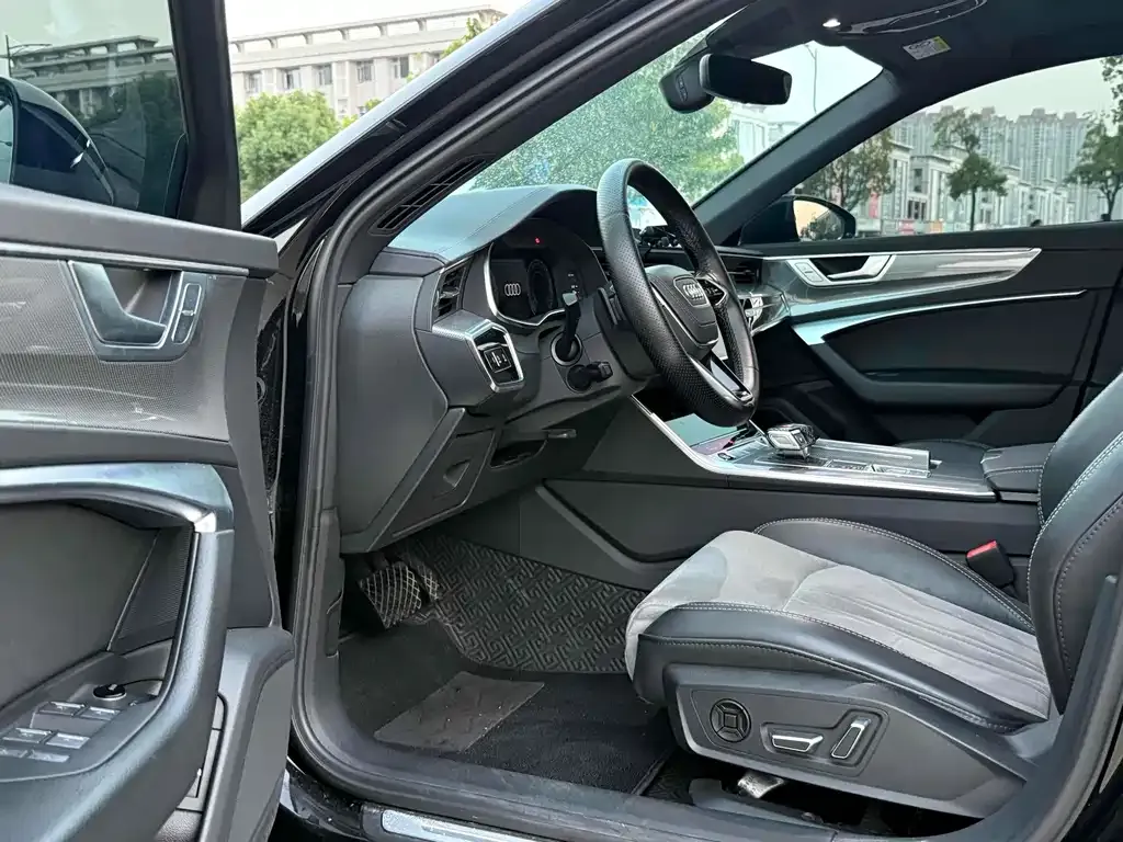 Audi A6L 2024 из CN, фото 4