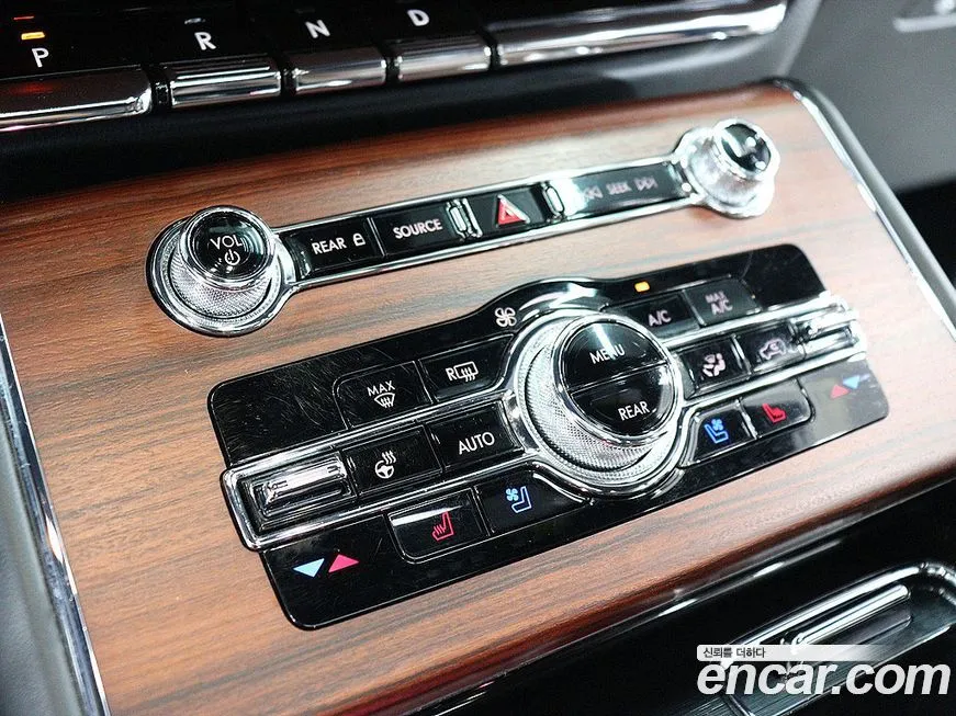 Lincoln Aviator — фото 10
