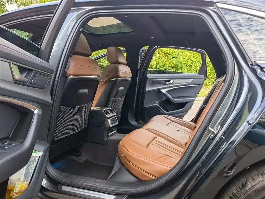 Audi A6L 2021 из CN, фото 10